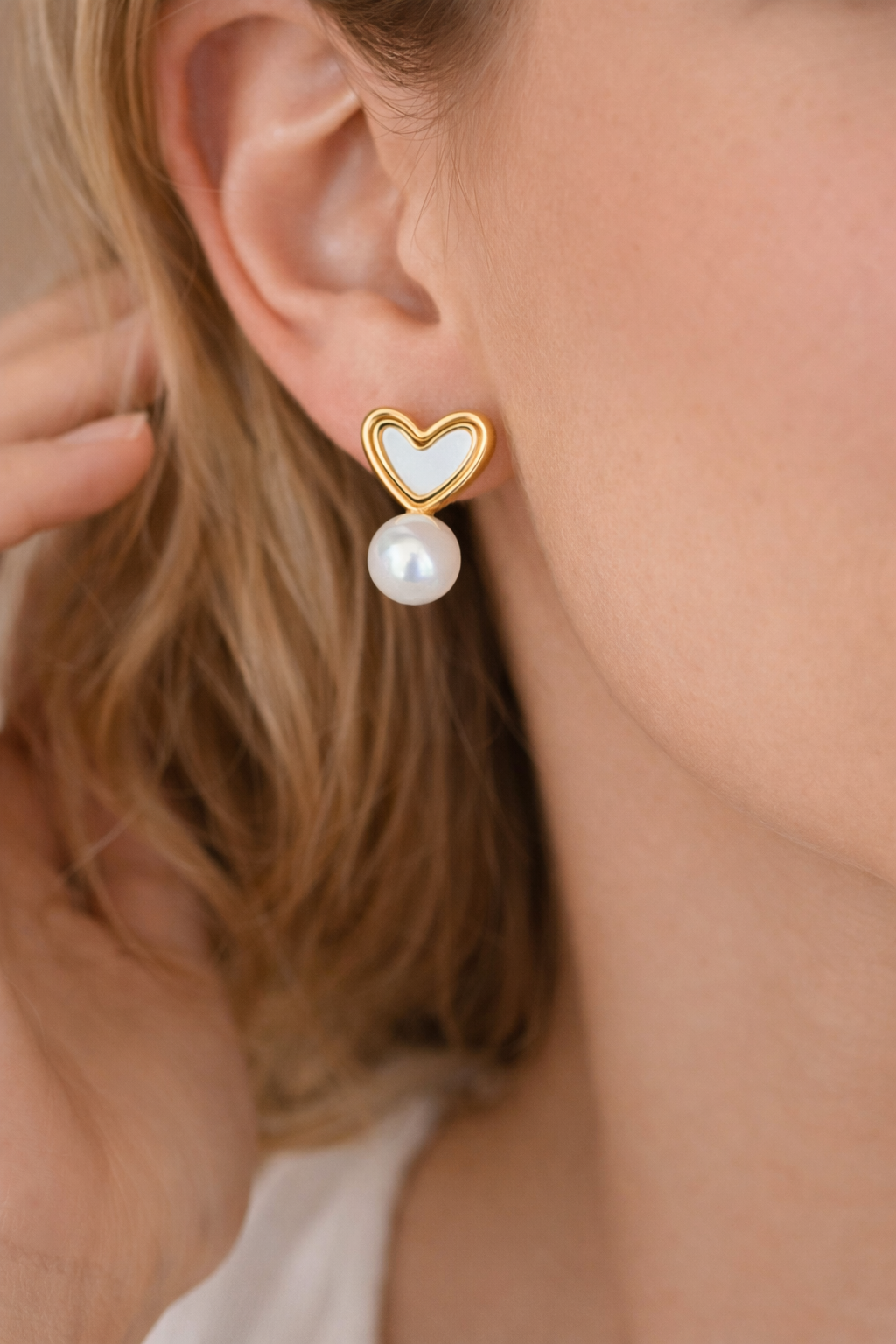 Pearl Heart Stud